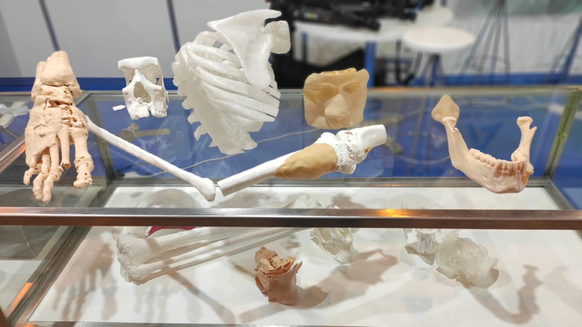 HospitalUVRocio's tweet photo. 📢¿Sin plan para el finde? 🙌🏻Puedes visitar hasta mañana nuestro stand en @FeriaCiencia y conocer de la mano de nuestros investigadores 🔬algunos proyectos de I+D+i que se desarrollan en el 🏥. ¡Te esperamos! 🤗
#20FeriaCiencia https://t.co/JBJxYMaAhT