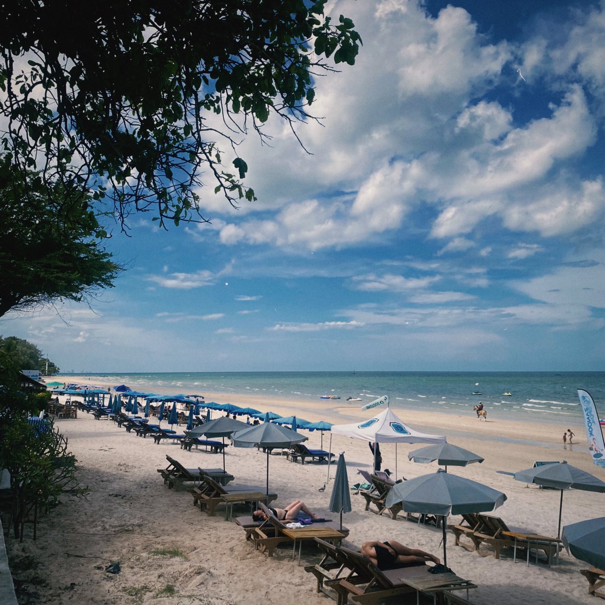 Short Vacation at Hua Hin, Prachuap Khiri Khan province 🏝🌊💙 

Have you guys ever been to Hua Hin? 😊🙌🏼

#Thailand #huahinbeach #beachvibes