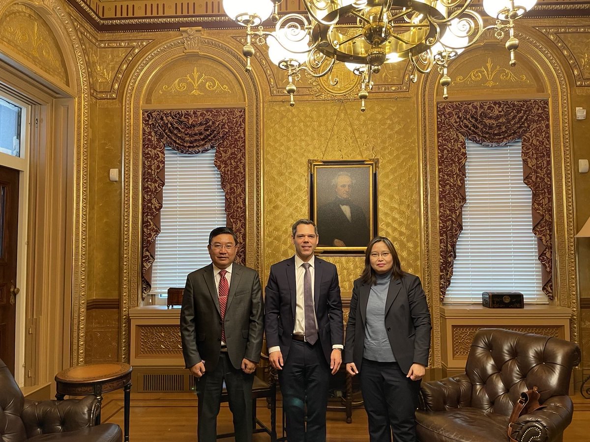 NUGPressSPOX's tweet photo. NUG Foreign Minister and Dy. Foreign Minister had a very good meeting w Rob Berschinski, the Special Assistant to the President and National Security Council Senior Director. Rob affairmed President Biden and US robust support for Myamar people struggle for democracy and freedom. https://t.co/vXABq7MpmX