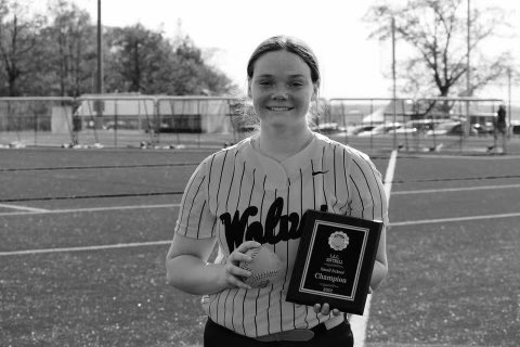 HaileeSmith2023's tweet photo. Yesterday night was a huge day for Union Springs Softball. We defeated number 11 in the state Tioga 6-0 in the IAC small school championship for the first time since 1981. I had a good day in the circle only allowing 3 hits, as well as at the plate where I hit a three run homer. https://t.co/V471nNFaPA