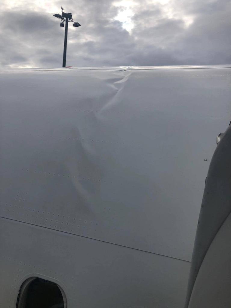 FlightModeblog's tweet photo. #BlueAir, Boeing 737-800 (YR-BMM) flight #0B143 from #Bucharest experienced a hard landing at #Naples Airport, Italy. The aircraft sustained substantial damage.

📷 via @aviationbrk

#boeing #B737 #aviation #avgeek #avgeeks #flights #travel https://t.co/VbGyw9fX6b
