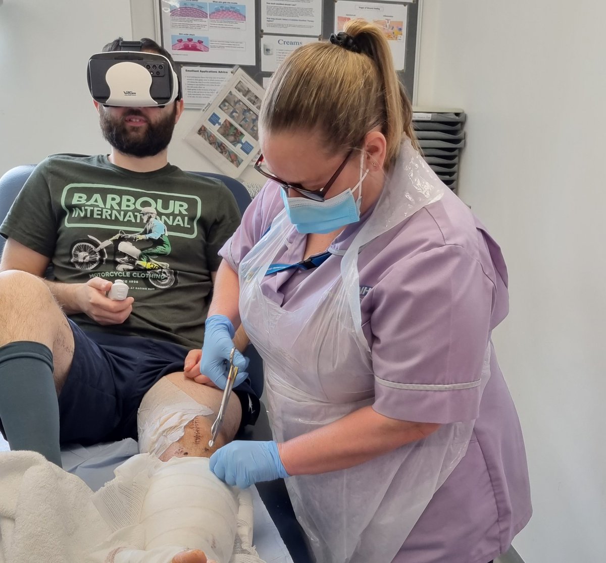 BurnsPlasticMft's tweet photo. Innovation in Practice! Enhancing patient experience in wound care. Consent has been provided to share. #whatmatterstome #patientexperience #complexwounds #orthoplastic @KTRothwell @GeraldineByford @Docj88 @gill_stirrup https://t.co/5TVzKoP5Q0