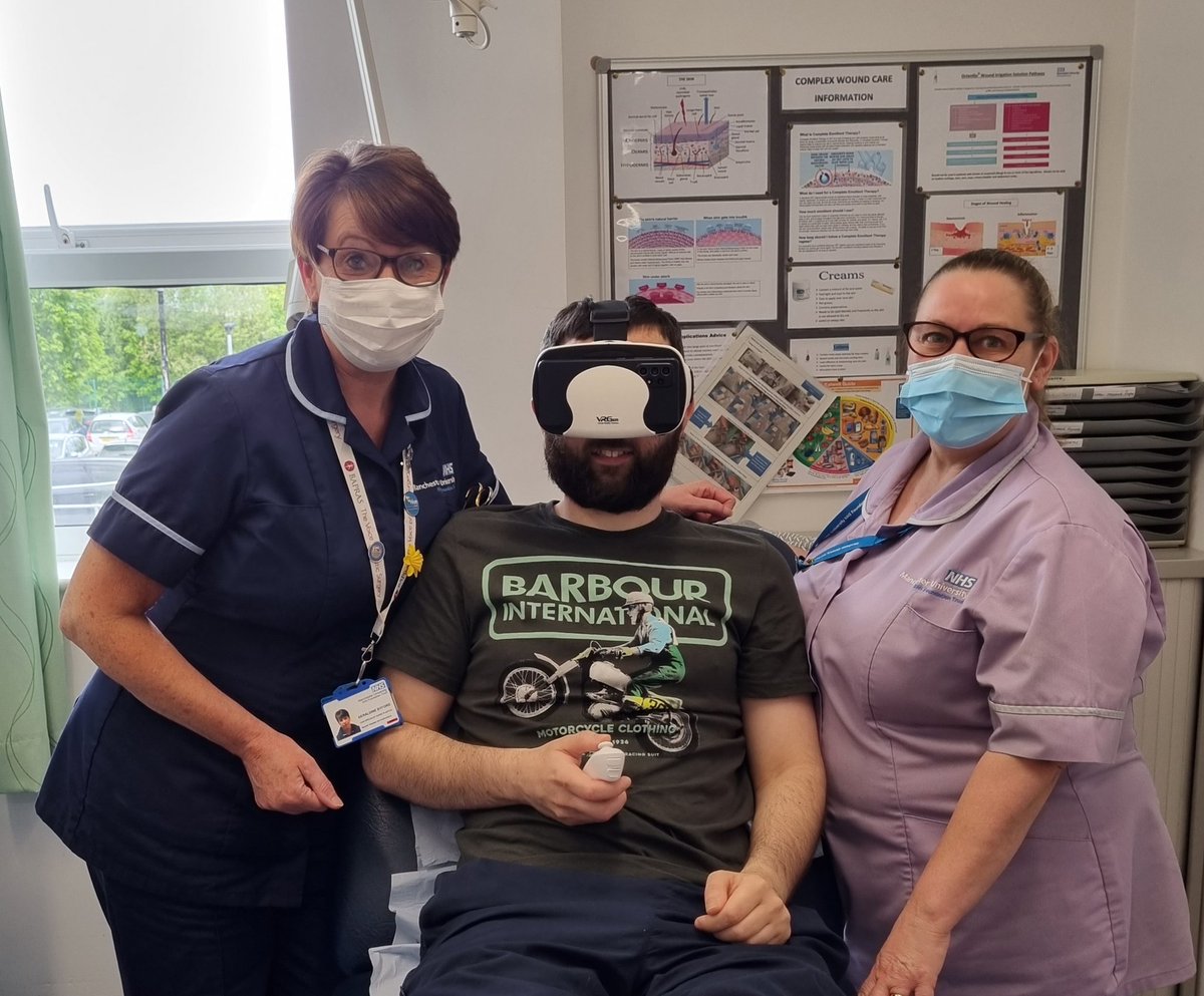 BurnsPlasticMft's tweet photo. Innovation in Practice! Enhancing patient experience in wound care. Consent has been provided to share. #whatmatterstome #patientexperience #complexwounds #orthoplastic @KTRothwell @GeraldineByford @Docj88 @gill_stirrup https://t.co/5TVzKoP5Q0