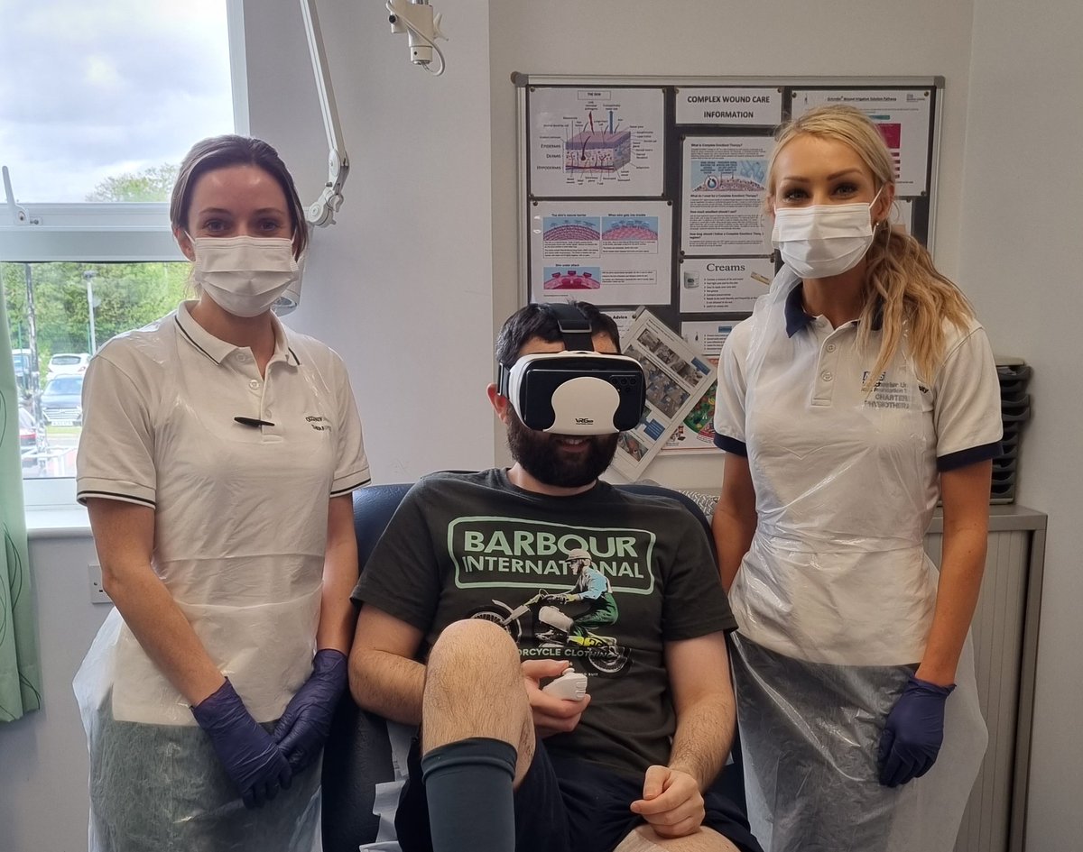 BurnsPlasticMft's tweet photo. Innovation in Practice! Enhancing patient experience in wound care. Consent has been provided to share. #whatmatterstome #patientexperience #complexwounds #orthoplastic @KTRothwell @GeraldineByford @Docj88 @gill_stirrup https://t.co/5TVzKoP5Q0