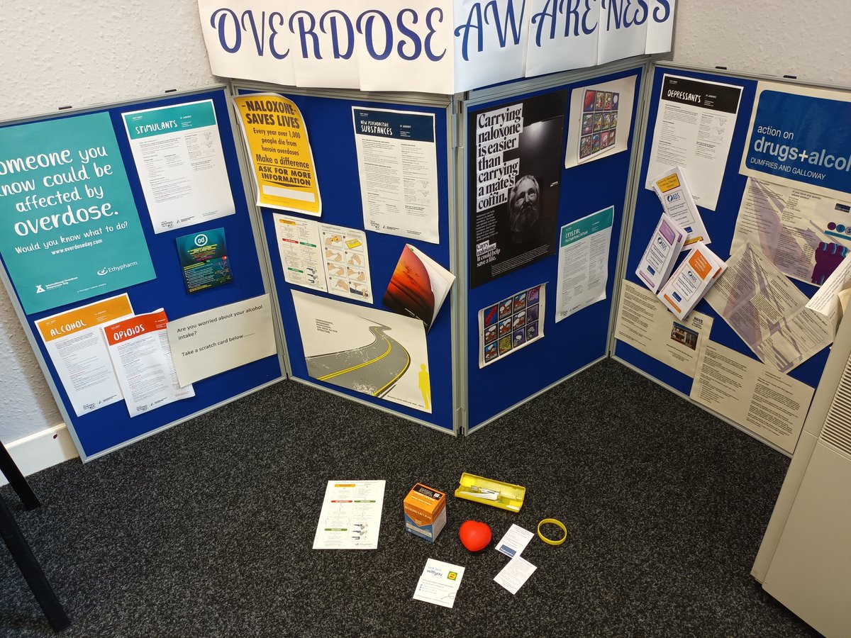 Successful morning with 3 potential peer naloxone champions came to @withyoudumgal today to find out about the role @SDFnews - all 3 left with #naloxone and application forms. Interested to find out more? ring Yvonne 07425622119