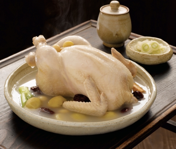 ※ペクスク(鶏の姿煮(水炊))と赤毛の水炊団 