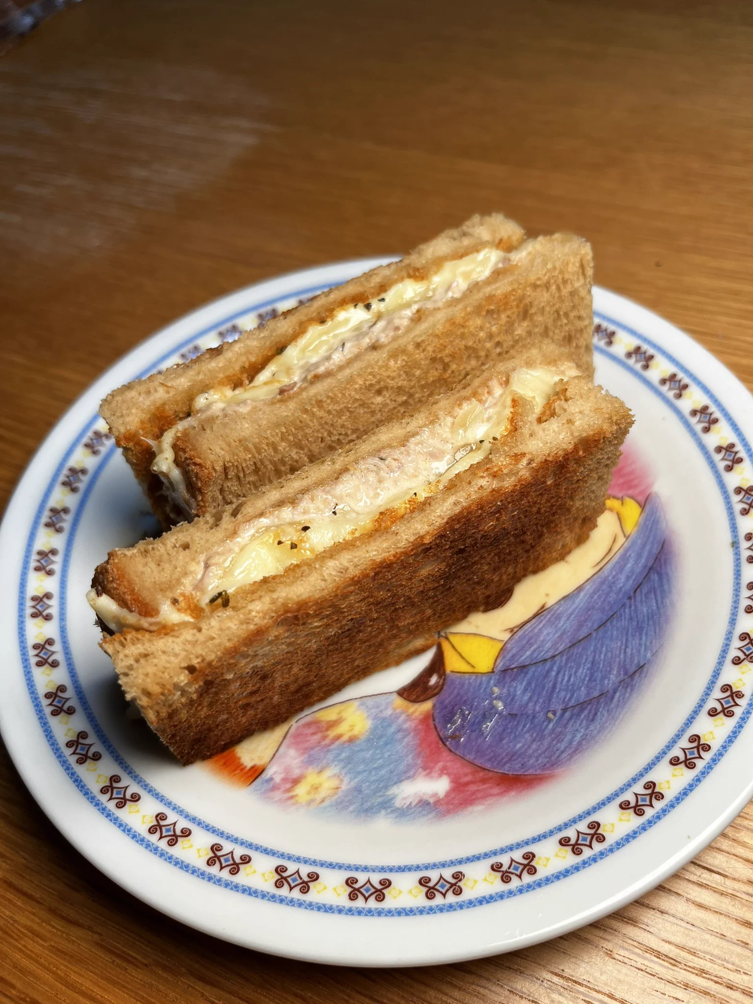 @gogoigarashi 作りました❗️
ツナたっぷりにチーズトロ〜リで満足感ある😊　ツナ缶１つ入るから、想像以上に具沢山だよ✨
パンの焼き時間＝調理時間なところが良いね🙆‍♂️
お子さんがいる家庭ならオシャレな朝食に❗️
一人暮らしなら簡単ご飯にピッタリだと思った💡 