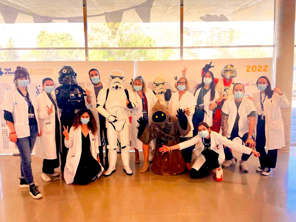 #dianenhospitalitzat “Benestar voler, TSS acudir. Que la força t’acompanyi” #TSSanitariHUVH 
<a href="/EuniceBlaVa/">Eunice BlancoVázquez</a> <a href="/mariagarrsa/">Maria Garriga 🧏🏻‍♀️💪🏥🤝</a> <a href="/ClaraSaMar/">Clara Sánchez 🧏🏻‍♀️💪🏻🏥🤝</a> <a href="/Carlosmarzo1972/">Carlos Cazalla Soria 🧏🏻‍♂️💪🏼🏥🤝</a> <a href="/vcanovasqueralt/">Víctor Cánovas Queralt</a> <a href="/vallhebron/">Vall d'Hebron</a>