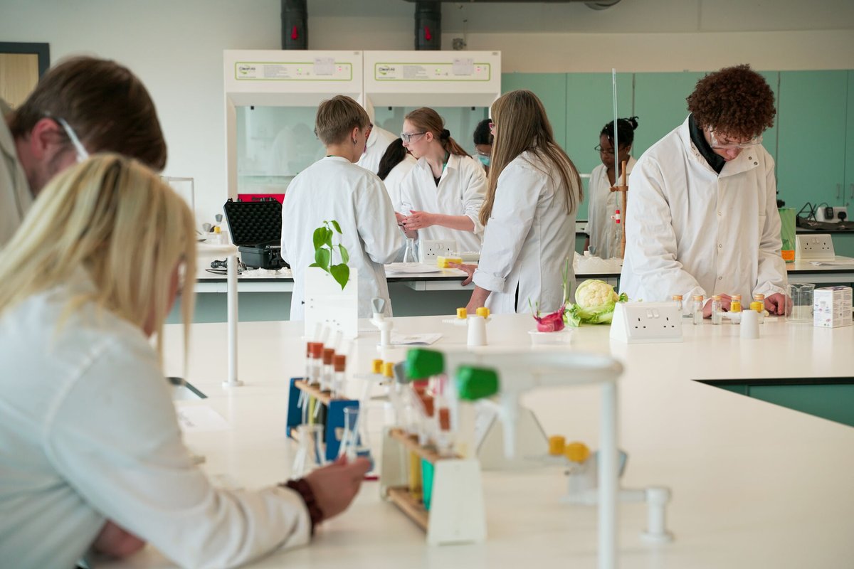 Activate_Learn's tweet photo. Yesterday we opened our Care Skills Training Centre and Pharma Sciences Lab at Bracknell and Wokingham College with Alison Webster, CEO, @TVBLEP, designed in partnership with @Syngenta @BHFT @FrimleyHealth @NHS_HealthEdEng and @skillsforcare 

Read more: https://t.co/ZSSW87FOrL https://t.co/DbL9a7f9Pk