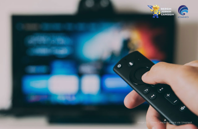 LewatOnline's tweet photo. Cara Mudah Setting TV Analog ke TV Digital Menggunakan STB https://t.co/QLPNcd5NgT https://t.co/Ed16oBb3XH