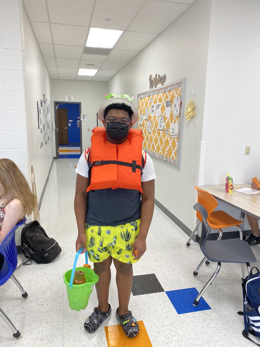 brittanydocket's tweet photo. Tyler nailed DECA/FBLA spirit week! @NPGrizBiz https://t.co/uKPvuKPE0O