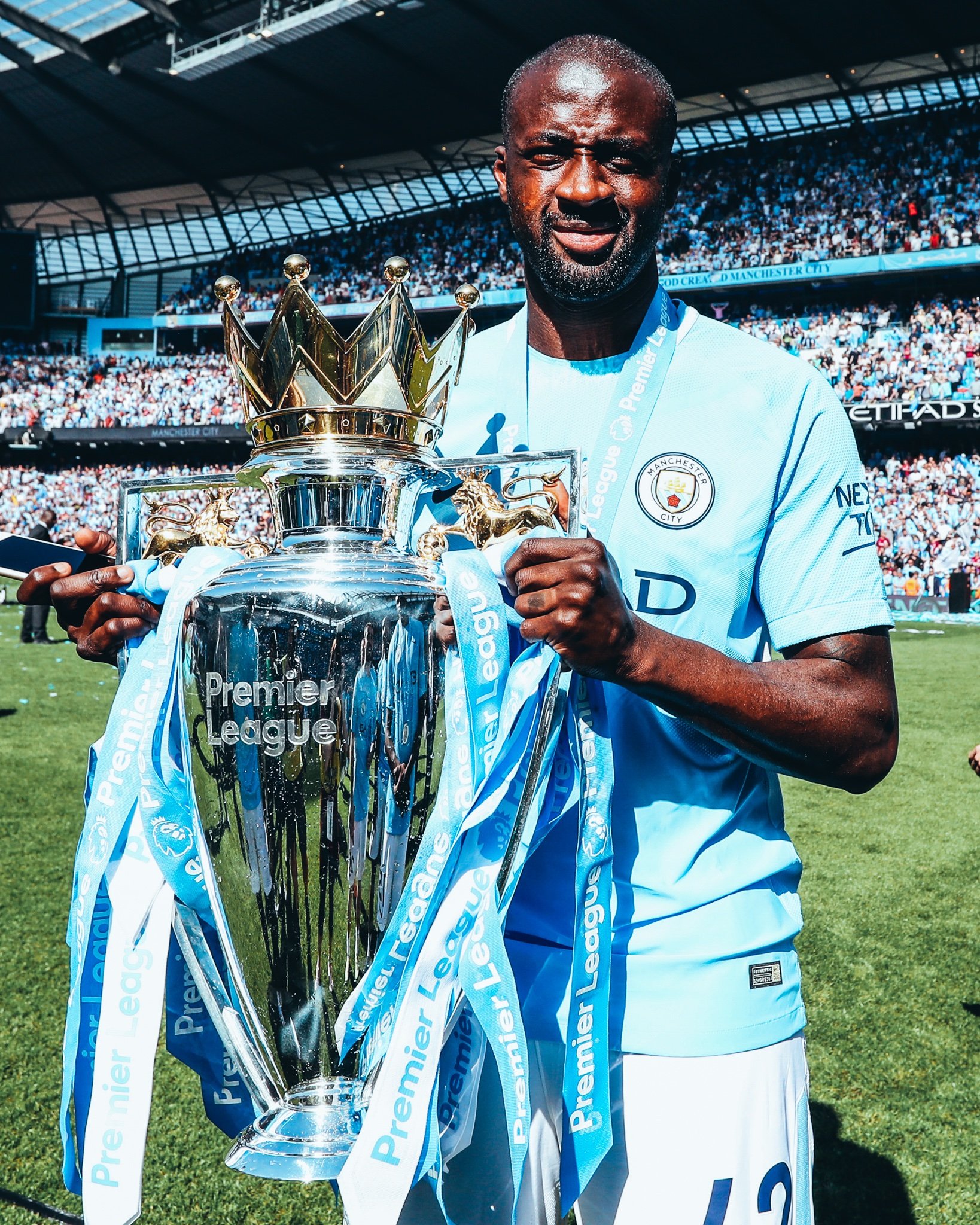 Happy birthday to Yaya Touré! Legendary midfielder!        