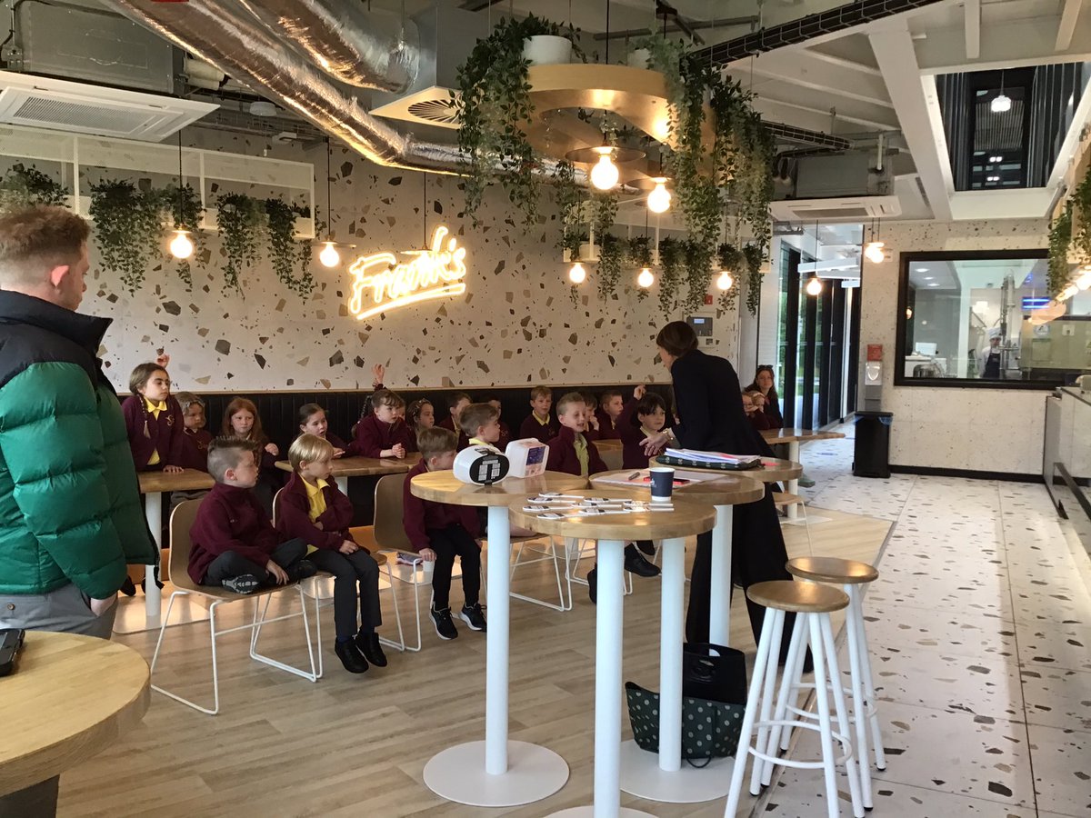 Ysgol Saron tweet media