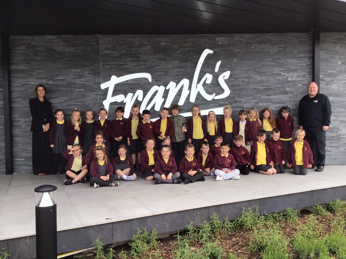 Ysgol Saron tweet media