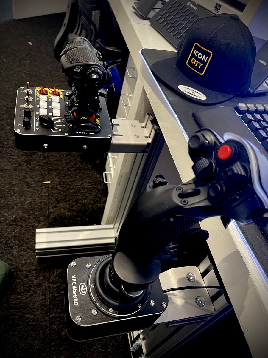 iconcitycom's tweet photo. And here’s the result! >> monster tech Flight stand! >>> #monstertech #flightstand @MNSTRTECH @NOOBIFIER1337 thanks for the help sir! (Great discord help!) #iconcity #virpil #streamdeck #icons #starCitizen https://t.co/QgvX37umvt