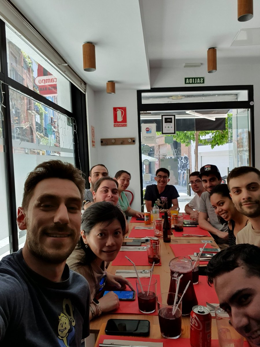 SusySusiePOGO's tweet photo. First lunch in Seville with Pokefriends!!
#PokemonGO https://t.co/6qd3hEXV91