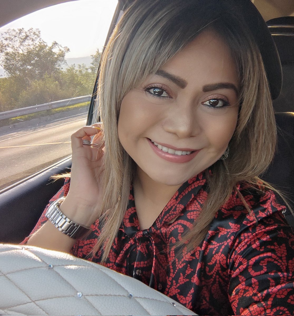 sv_osorio's tweet photo. Estaré en el aire en unos minutos😉en el 106.9 fm del dial, en el programa #viernesdederecho.

¡Espero puedan escucharme!🤗

Estaré hablando un poco sobre La "Ley Especial Integral para una Vida Libre de Violencia para las Mujeres (LEIV)". https://t.co/Dz30ULOgcs