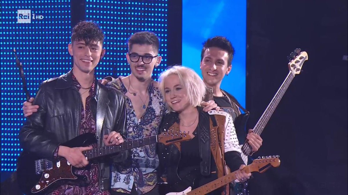 AnxiaLytics's tweet photo. Siamo partiti da qui.
Vi aspettiamo stasera alle 21.25 su Rai 1 per la quarta puntata di #TheBandRai1! Siamo carichi, con @manudolcenera abbiamo preparato qualcosa di molto potente e non vediamo l’ora di farvelo ascoltare!
DEEEEENTRO 💊

#AnxiaLytics #TheBandRai1 #TeamDolcenera https://t.co/HJ2HcHz2st