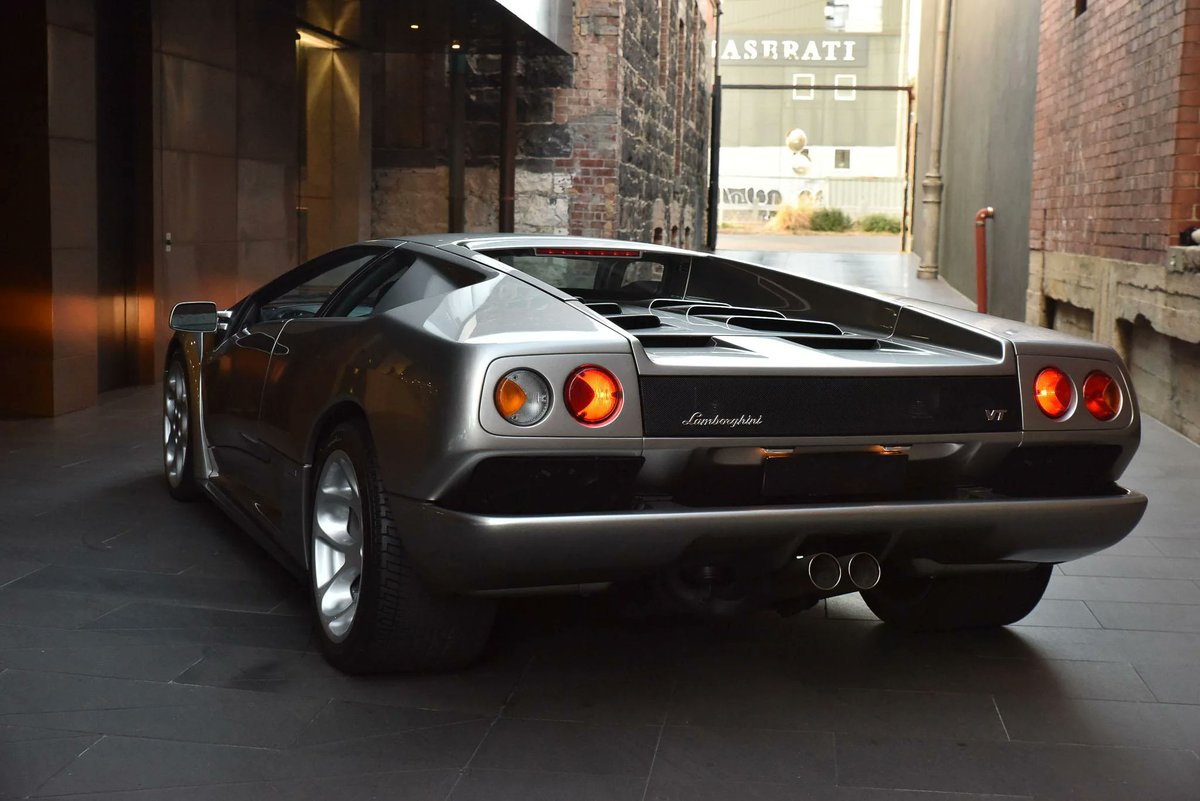lazylambnft's tweet photo. Lamborghini Diablo 6.0VT to light up your day 🔥👹
Happy Friday, everyone! 
 #lamborghini #weekend #HappyFriday https://t.co/L6xjMP5xk2