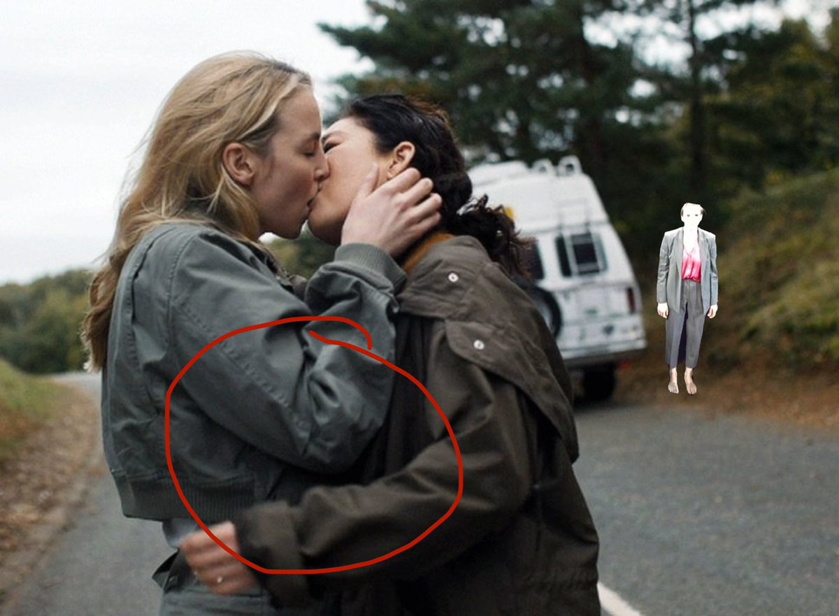 killingsash_'s tweet photo. HOW DID I NEVER NOTICE THIS BEFORE https://t.co/2pYCYred6H