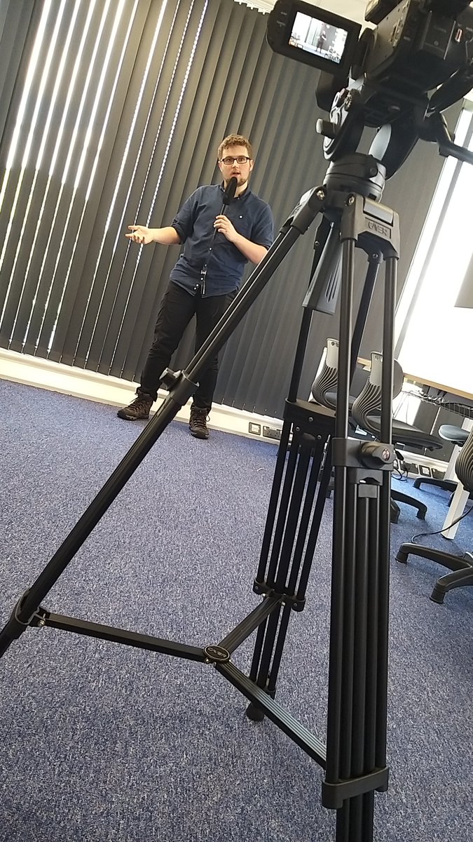 RobertThornber9's tweet photo. Filming 4k footage using the college's special equipment. #esports #gaming #execollproud #execollesports #exeter #exetercollege #TeameXe https://t.co/02LJ56pHKD