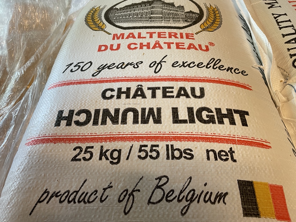 VechtdalB's tweet photo. Grapje van de mouterij 😄

#mout #castlemalting #barleymalt #munichlight #bier #craftbrewery @Castle_Malting https://t.co/jcR8ATGzz1
