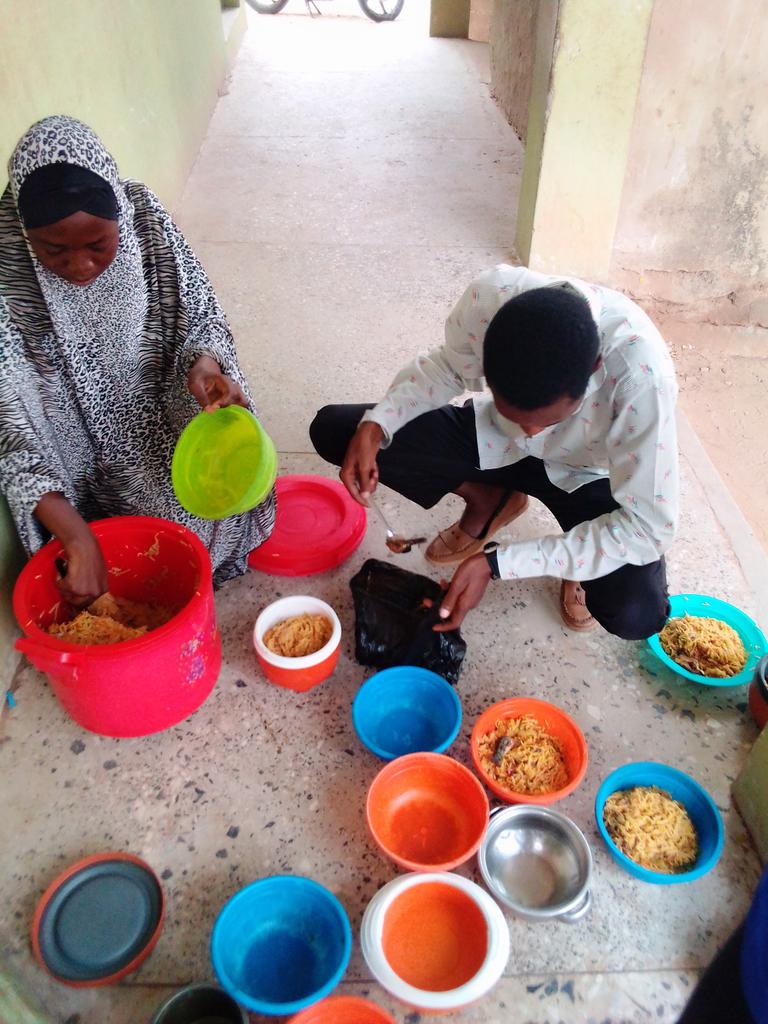 Abdul___UA's tweet photo. The joy you derive in making others happy is indescribable.
#humanity
#feedandread
#Hfactor https://t.co/qcfVvptmc2