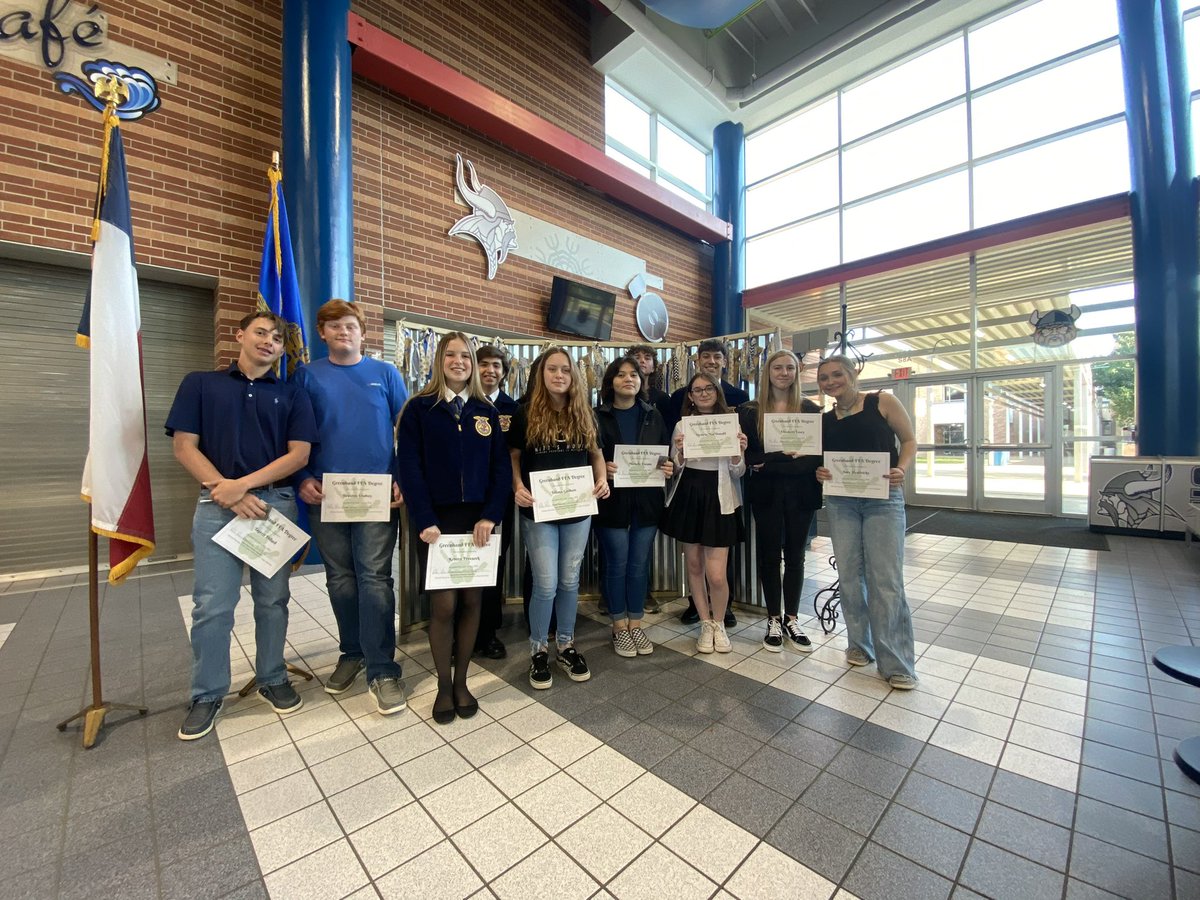 sdillard0811's tweet photo. Had a great time at the @BryanTx_FFA banquet last night as usual. This is always one of my favorite events of this year. 💙💛 This time, this one hit a little different 😭 Congrats to @EmmaBrunson5 and @hunter_harlin on your scholarships! https://t.co/1ABwtQMoKV