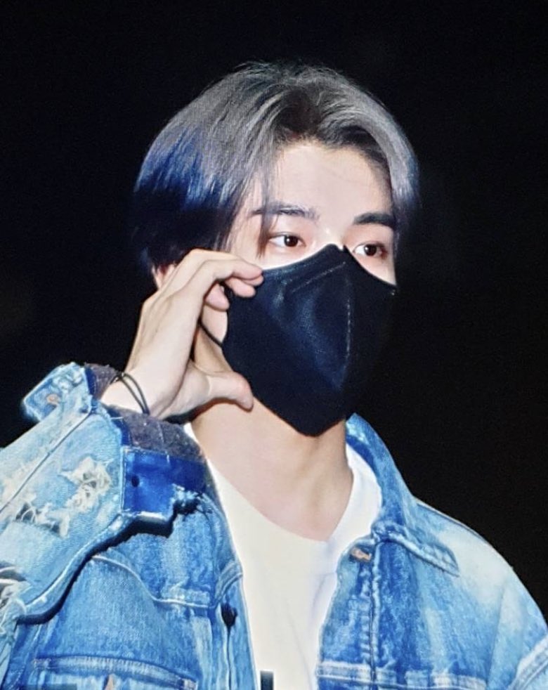 sjydaiIy's tweet photo. Jake’s hair color is so pretty https://t.co/qy285kuPkm