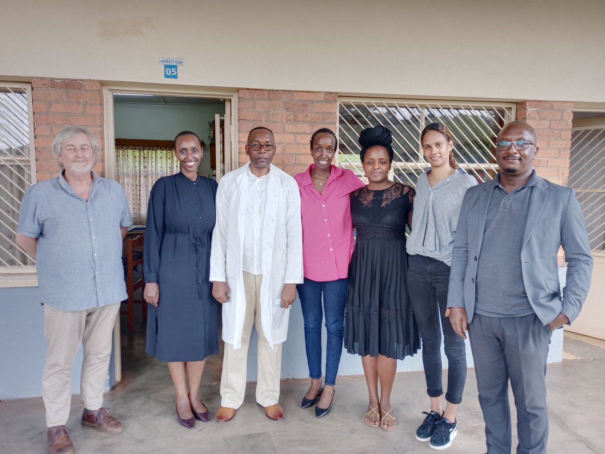 victornkindi's tweet photo. La réception à été suivie ds la semaine par une rencontre à l'Efase avec d'anciennes bachelières #EfaseAlumni.
Au menu de notre discussion: #ForumPro2022 @ALFM_monde
Les inscriptions sont ouvertes
https://t.co/idtNTCxPzd #AncienEleves
@TCHIMBAKALA1 @Banquemondiale @aefeinfo https://t.co/8ookcHuF8X