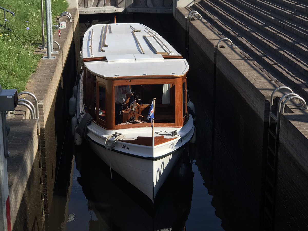 De #sluis bij #hardenberg is door een defect in een sensor tijdelijk gesloten, volgende week zullen monteurs de storing proberen te verhelpen. #vecht #vechtdal #motorboot #vechtvaren #overijsselsevecht