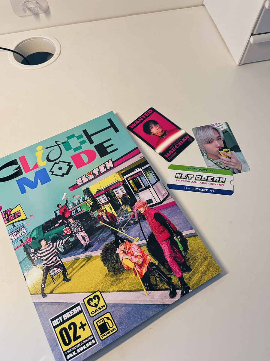 masavmark's tweet photo. YOHOOO MY FIRST NCT DREAM ALBUM ALSO PULLED MY BIAS!! TYSM @sunnyhope04 #breadjunfb for great service and secure packaging🫶 https://t.co/05qecXJTN3