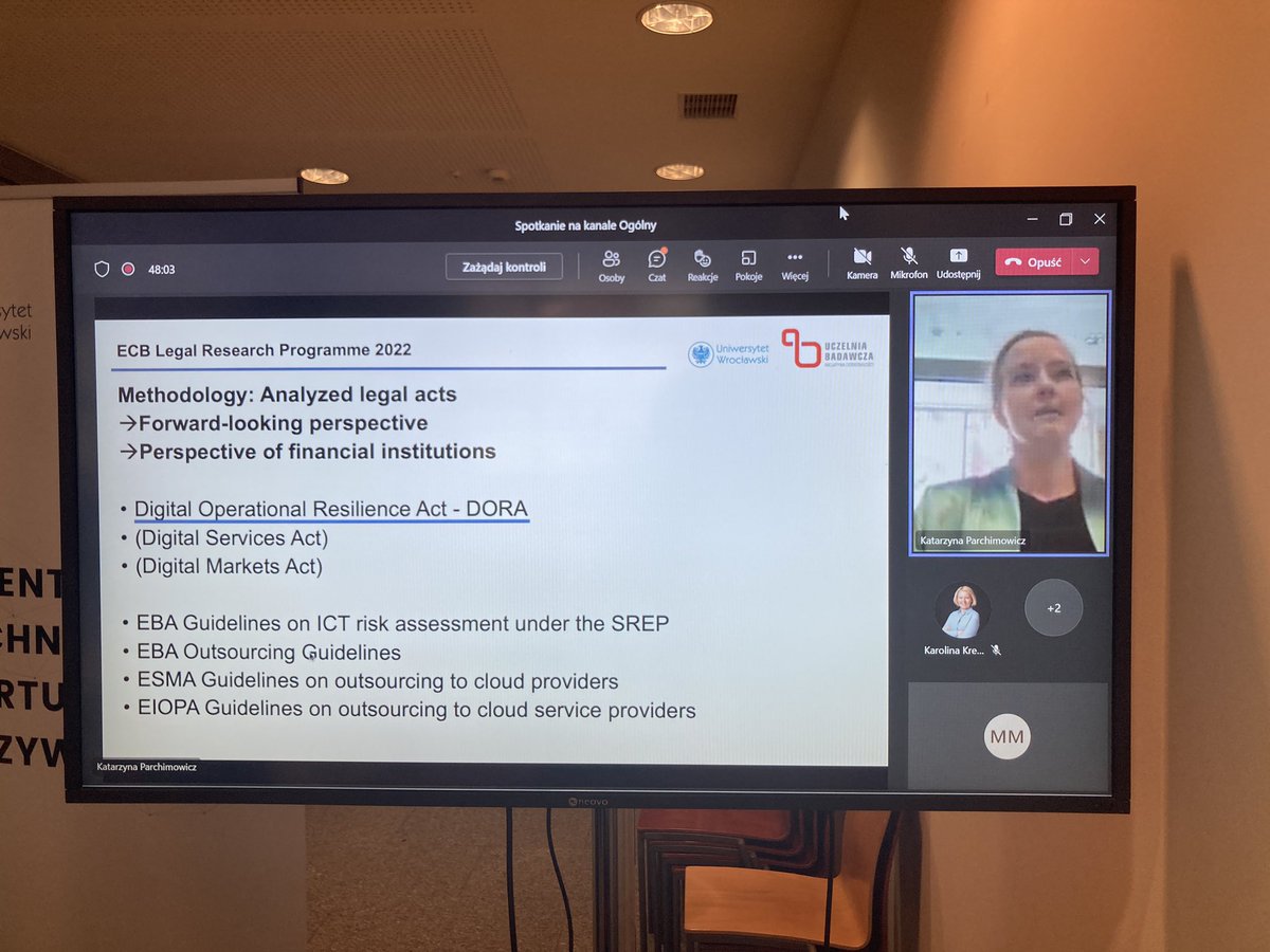 DigitJusticeUWr's tweet photo. Our @k_parchimowicz presenting her research right now - join us online to hear on„Do not get lost in the cloud. How EU institutions could avoid legal and practical problems with cloud services”! #DJSS #DigitalJusticeSeminarSeries #research #newtechologies https://t.co/CFtgFAEXrf