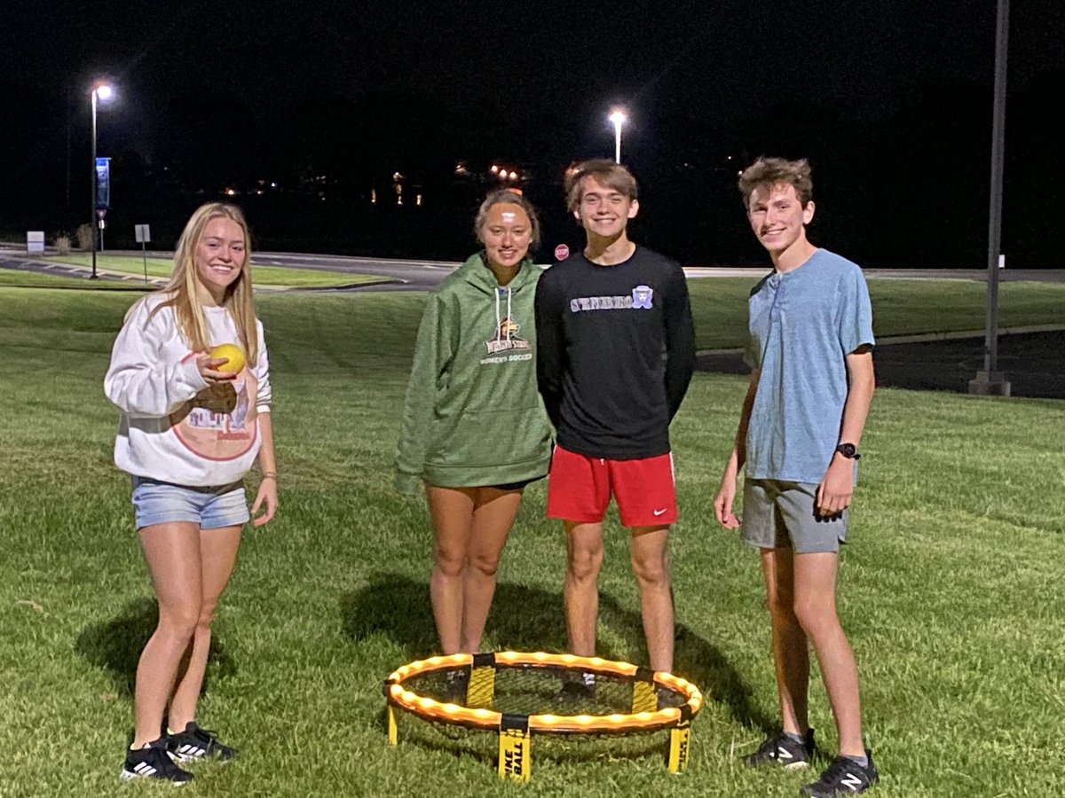 SpringboroHS_AP's tweet image. Starting the morning with our 2022 seniors @Springboro_SHS Senior Sunrise &amp;amp; Breakfast 🌅 ☀️ #thetasselwasworththehassel #Classof2022 wearepathers 🐾💙