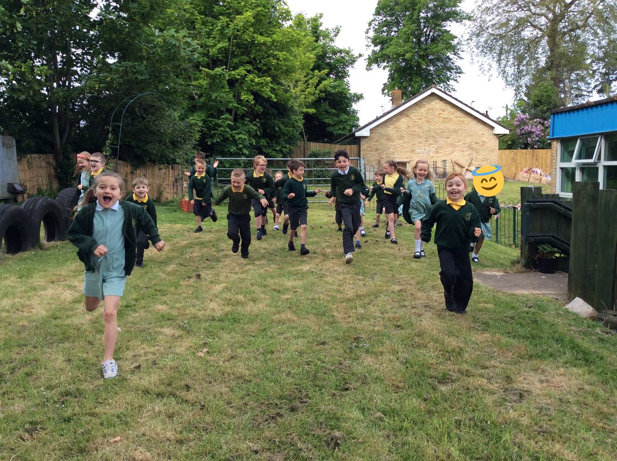 StMarysRCSch's tweet photo. Dosbarth Draenog love playing the odd and even maths game! #Maths #OddandEven #Fun #Learning #DosbarthDraenog https://t.co/BJBWEOuOHu