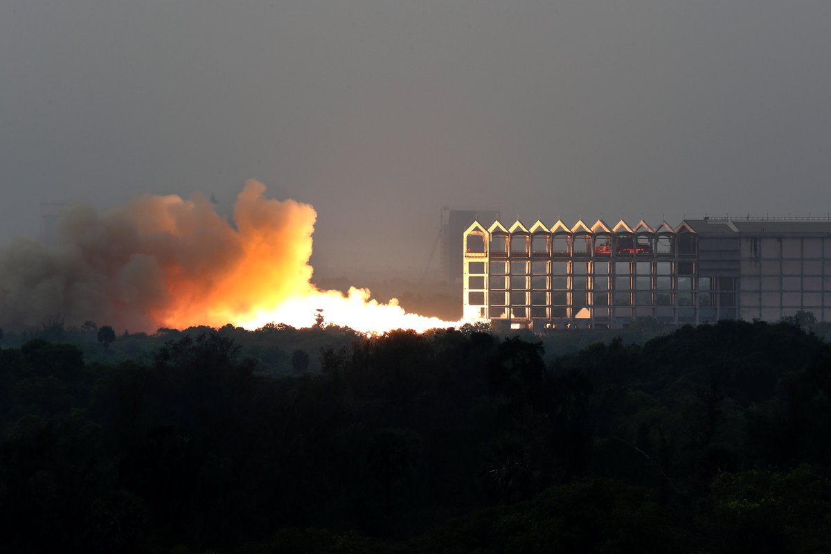 isro's tweet photo. (2/2) HS200 rocket booster is the human-rated version of the well-proven S200 rocket booster of GSLV Mk III satellite launch vehicle. This full-duration test of the first stage of the launch vehicle marks a major milestone for the Gaganyaan. https://t.co/zT2t3ACBG8