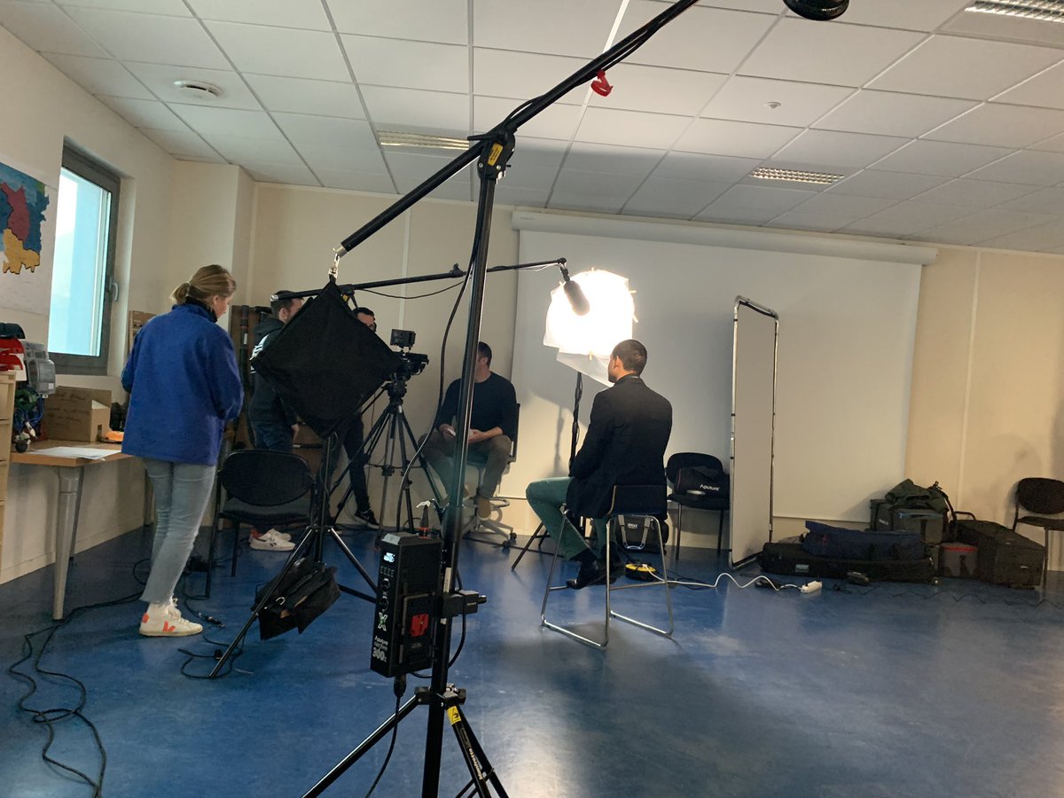 Hier, c’était journée de tournage à Vannes avec <a href="/LaurenceNiviere/">Nivière Laurence</a>. Mission : faire témoigner nos collègues qui ont des messages fort en prévention des risques. Passer du brief au concret, c’est toujours le meilleur moment de mon job ! #lacomestunmétier