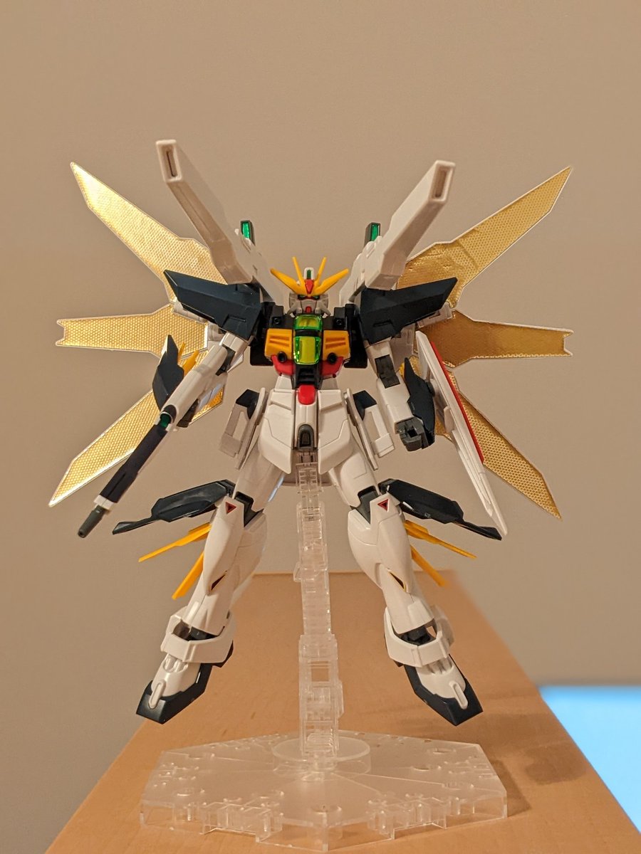MSentoku's tweet photo. #ガンプラ
ガンダムダブルエックス作りました😊月とのツーショットが映えますっ😆 https://t.co/0cs6rcnfTN