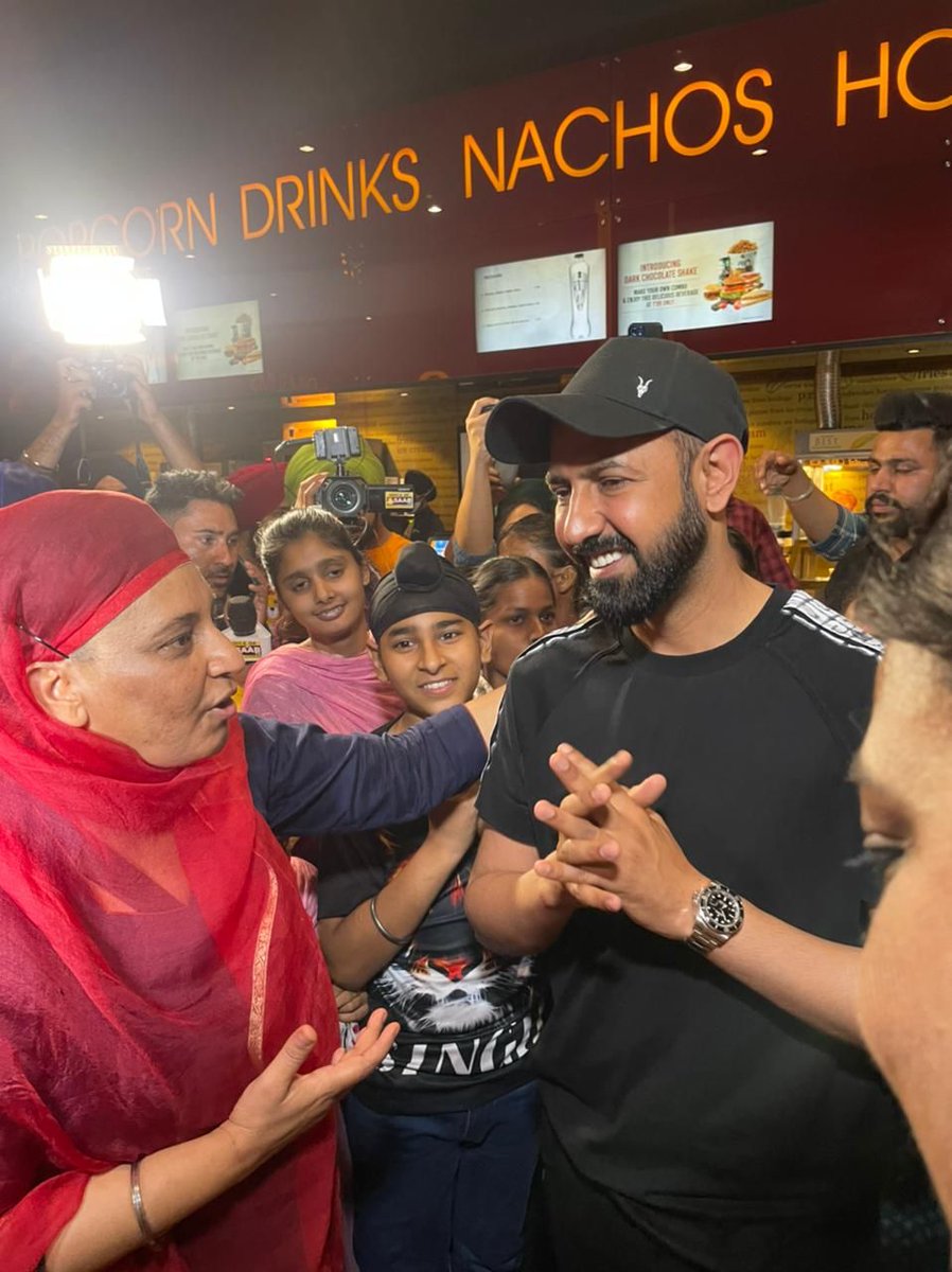 yespunjab's tweet photo. Gippy Grewal hosted special screening of ‘Maa’ movie for Prabh Aasra Foundation
https://t.co/AGKn52nftf

#GippyGrewal #Maa #PrabhAasraFoundation #PunjabiMovie #PunjabiFilm #YesPunjab @GippyGrewal @prabhaasra https://t.co/etcP9SQXiP