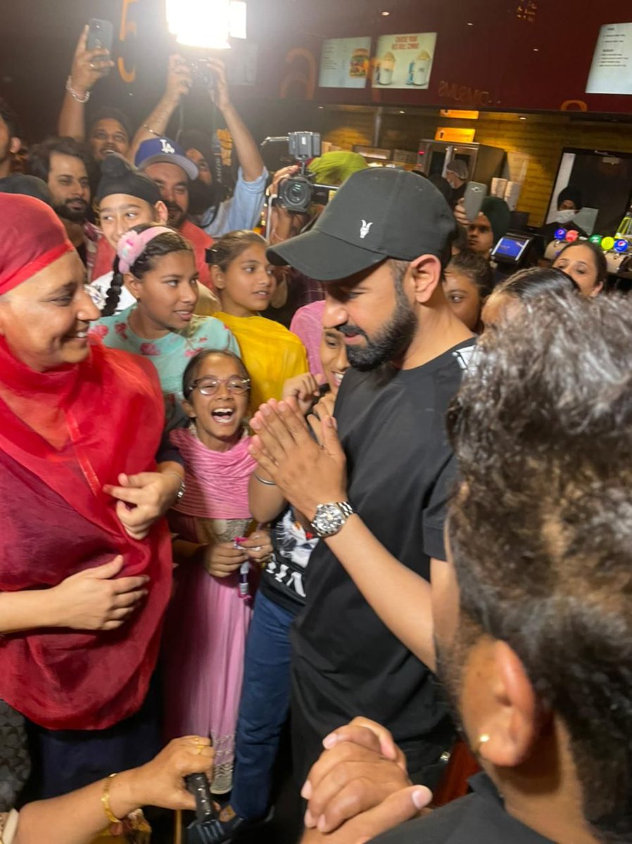 yespunjab's tweet photo. Gippy Grewal hosted special screening of ‘Maa’ movie for Prabh Aasra Foundation
https://t.co/AGKn52nftf

#GippyGrewal #Maa #PrabhAasraFoundation #PunjabiMovie #PunjabiFilm #YesPunjab @GippyGrewal @prabhaasra https://t.co/etcP9SQXiP