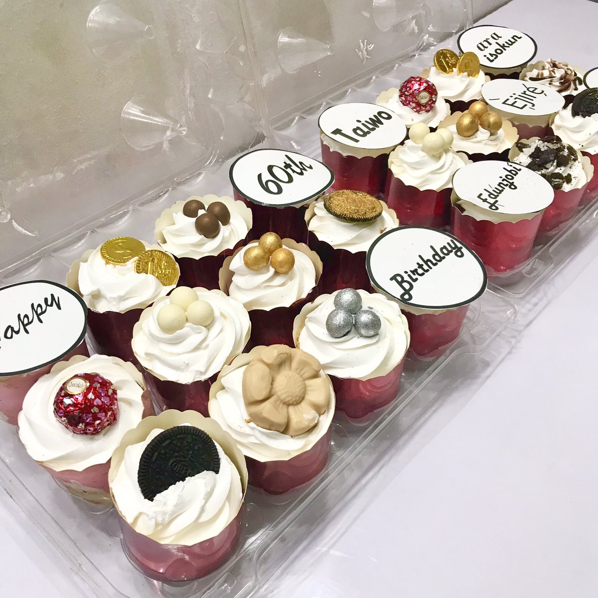 cake_lieutenant's tweet photo. Luxury cakes zone ๐
Please retweet for a potential customer to see
#lagos #cakestore https://t.co/19st4ZZyue