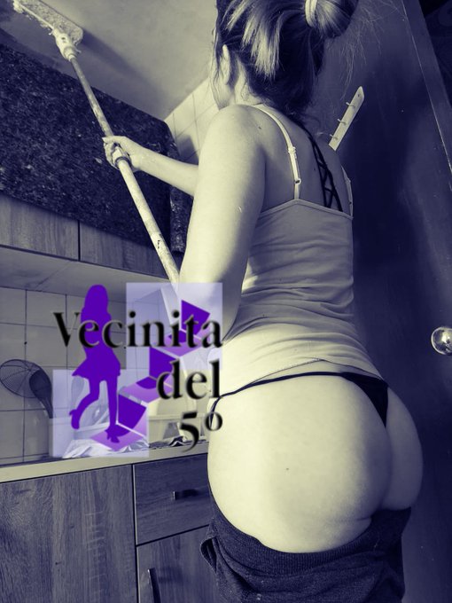 D&iacute;a de faena! Por ser viernes. Me pidi&oacute; el vecino del 3&deg; que le echara una mano y.. no s&eacute; decir que no<a href="/tag/martesdetetas"class="tags"><span>#martesdetetas</span></a><a href="/tag/martesdetetitasbonitas"class="tags"><span>#martesdetetitasbonitas</span></a>