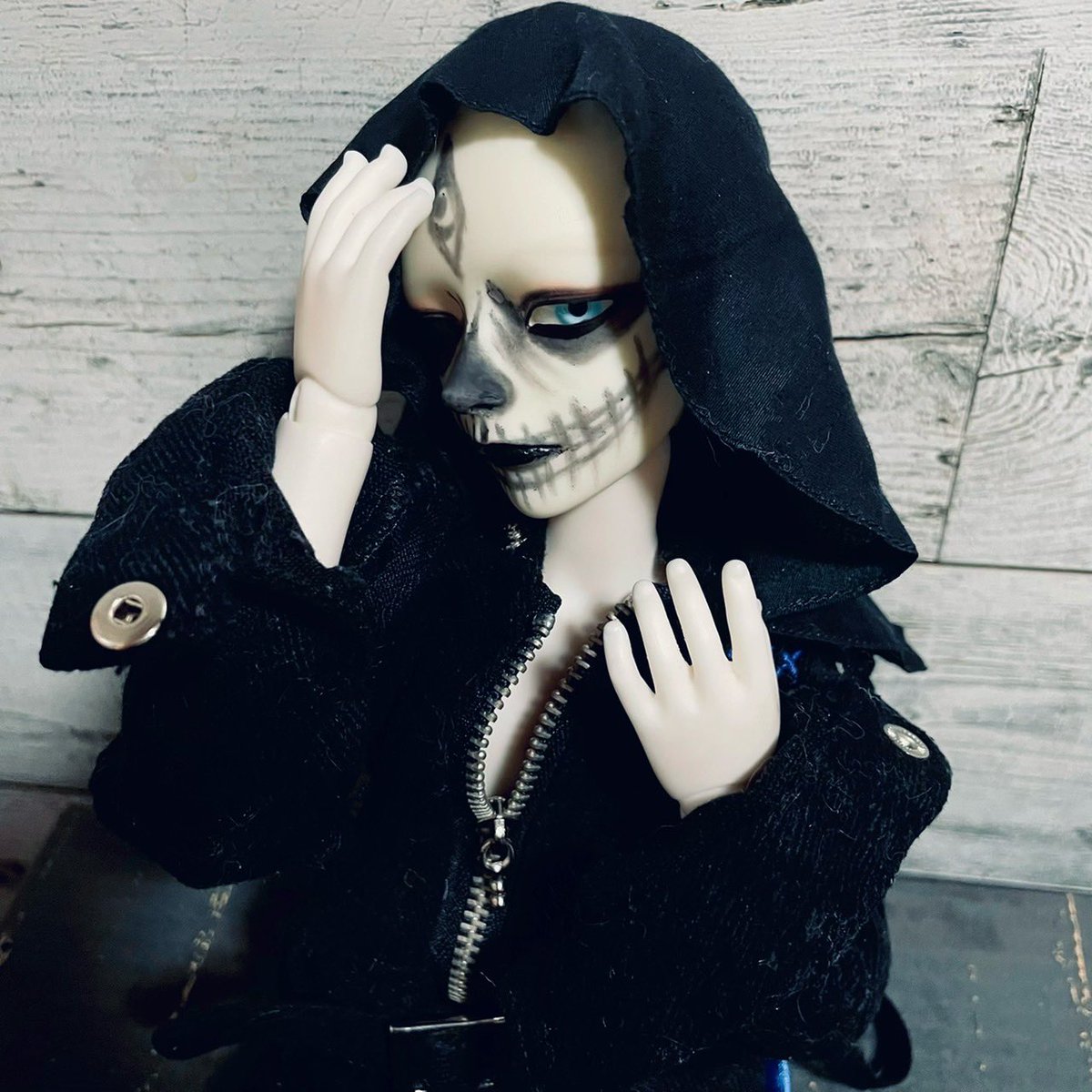妻が球体関節人形で、 DIR EN GREYの京くんの グールメイクバージョン 