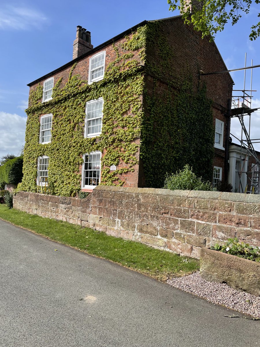 PeterMorgan152's tweet image. Outsides officially underway . Lovely property complete with sash windows in saighton Chester