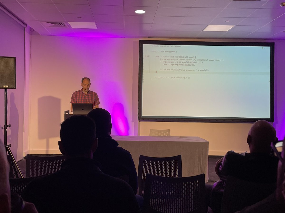 bmuskalla's tweet image. @Sander_Mak talking about #errorprone at @DevoxxUK and how to detect and automatically fix common errors