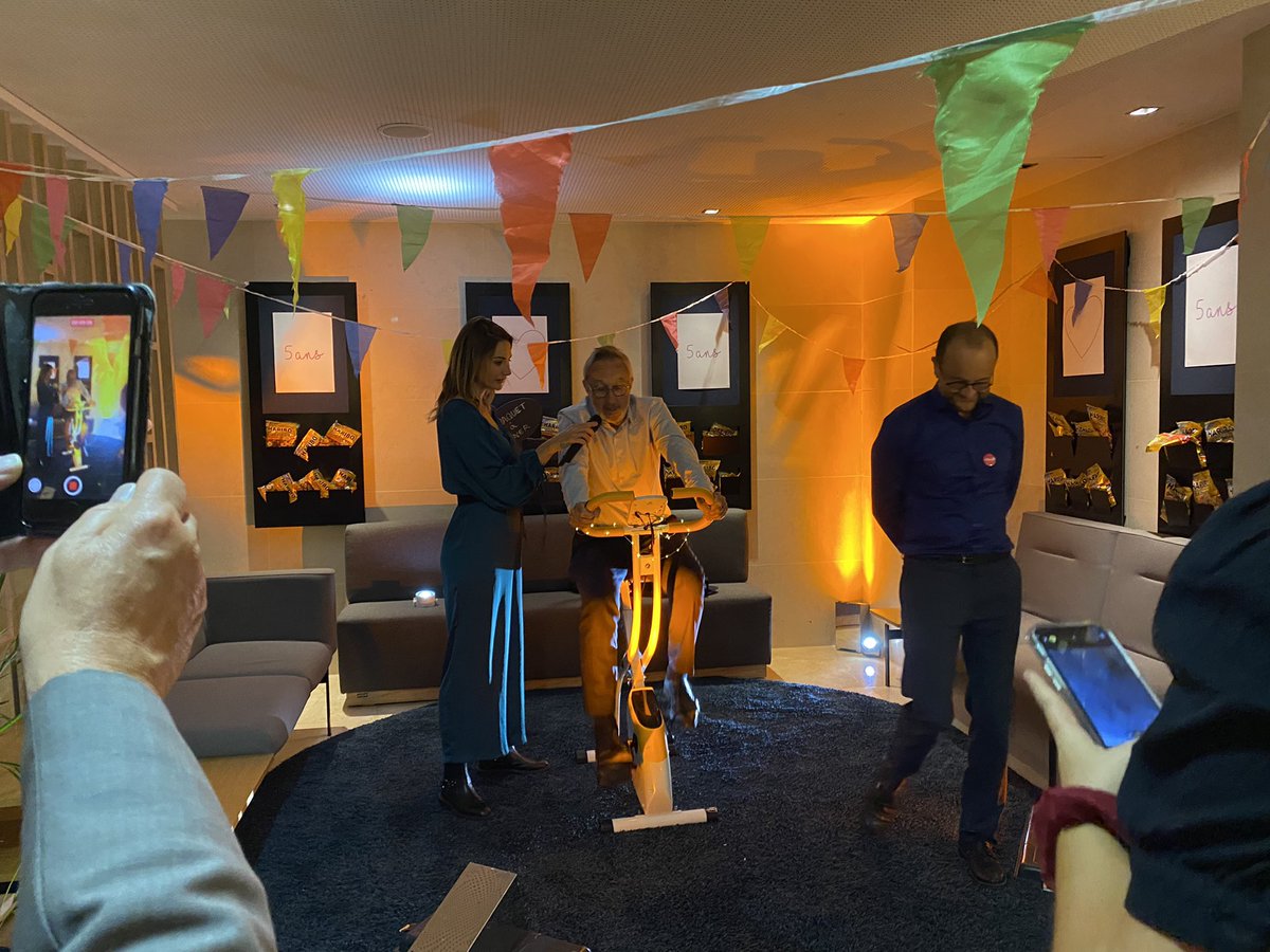 [🎉🤩#Diffuz5ans] Merci à tous les Diffuzeurs qui ont répondu présent pour célébrer 5️⃣ans d’aventures solidaires ! Une soirée que l’équipe #Diffuz n’est pas prête d’oublier ! 

cc <a href="/MacifAssurances/">Macif</a> <a href="/ArianeBrodier/">Ariane Brodier</a> 
#Macif #Solidarité #TousDiffuzeurs #LaMacifCestVous