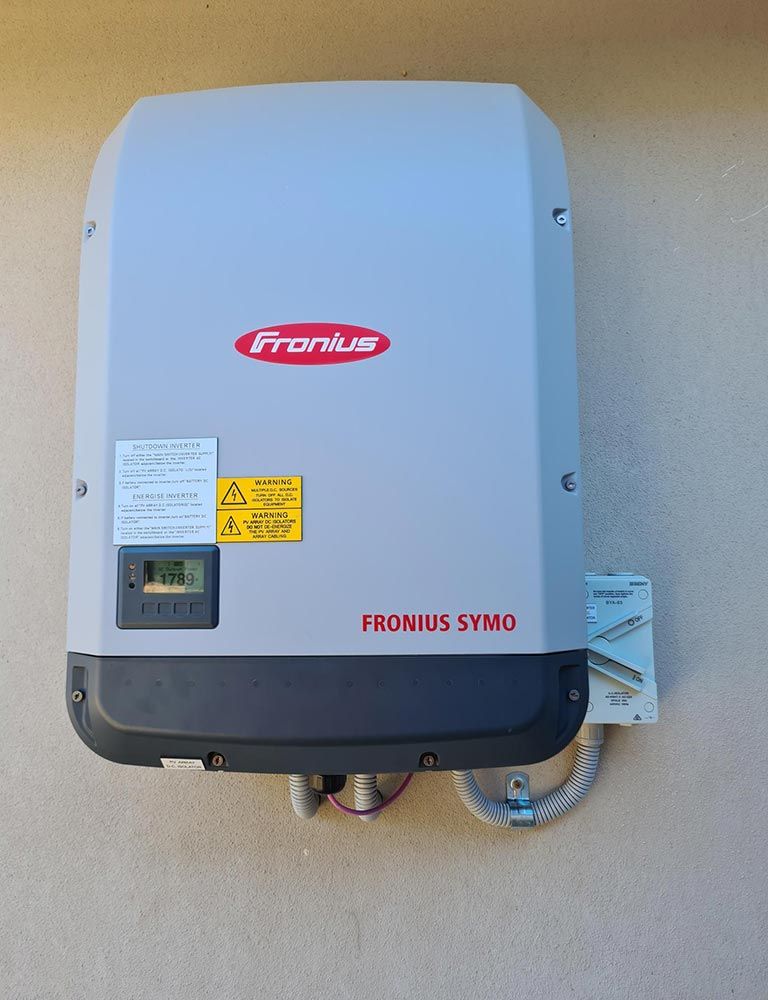 RegenPower2003's tweet photo. One of our solar installations
Location: Summerhill Drive, STAKE HILL WA 6181
System size: 13.26 kW kW Solar System
Panels: 34 x 390W Risen panels
Fronius: 1 X 10kW Fronius Symo
#rooftopsolar #solarsystem #regenpower #froniussolar #risensolar
https://t.co/EuuN68uMVY https://t.co/kkCuoHu9yK