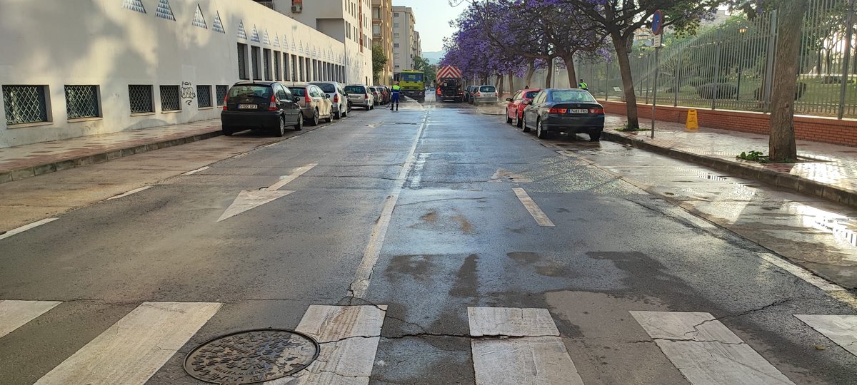 Luis_Verde's tweet photo. Continúa @LimasamOficial trabajando en los barrios para la eliminación de ma #calima #ParqueAyala @juancgiardin 
#CarreteraDeCádiNoPara https://t.co/s4NH9D8NPs
