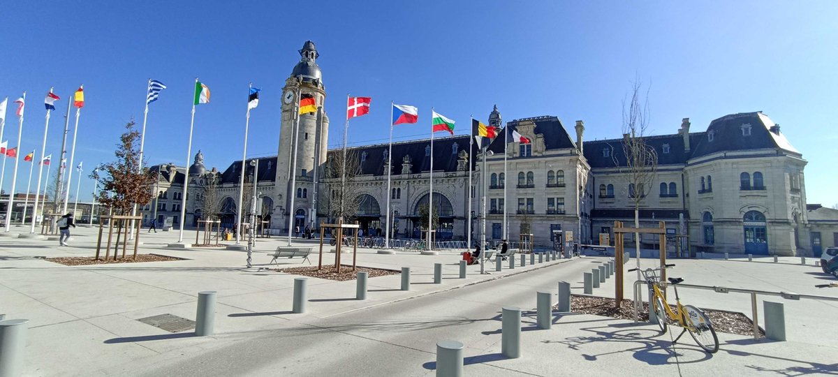 DIAGOnumerique's tweet photo. Envie de découvrir les métiers du digital ?#FabrikTonParcours est de retour le 23 mai au sein de notre École Numérique de Territoire à #LaRochelle. 📞Valentin NICOLAS au 07 87 29 14 91 - vnicolas@diagonales.org
👉  https://t.co/G7rjTrxm3j https://t.co/bXpi6c6gU2