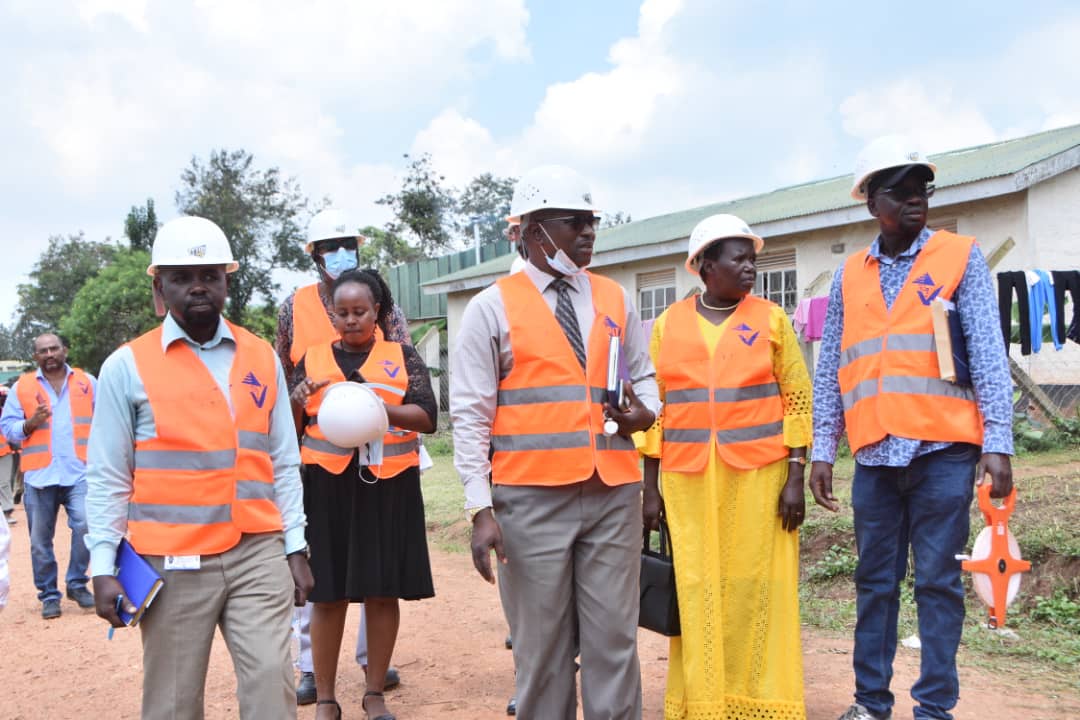 MoESWorldBankUG's tweet photo. #USDP #TVETReformsug: We have handed over sites for additional works at Bukalasa Agricultural College. We are constructing  a three classroom block and renovating more facilities at the College. @TVETuganda  @@Educ_SportsUg @WorldBank https://t.co/It9OjrqOAL
